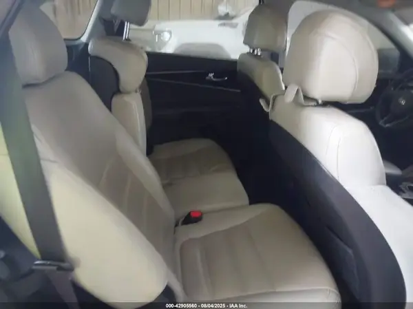 5XYPG4A55JG355267 2018 KIA SORENTO - Image 8