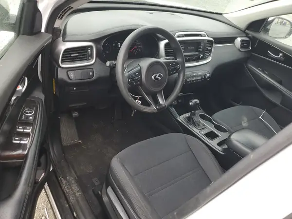 5XYPG4A55JG359805 2018 KIA SORENTO - Image 8