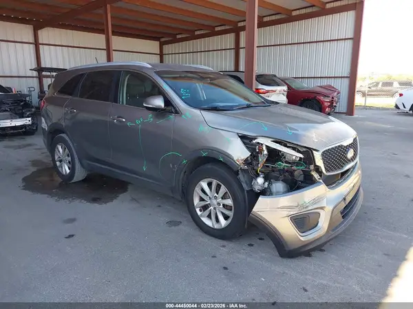 5XYPG4A55JG361327 2018 KIA SORENTO - Image 1