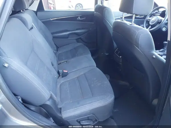 5XYPG4A55JG361327 2018 KIA SORENTO - Image 8
