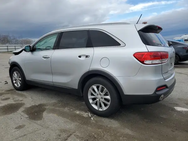 5XYPG4A55JG390665 2018 KIA SORENTO - Image 2