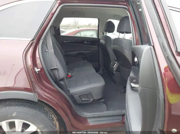 5XYPG4A55JG393615 2018 KIA SORENTO - Image 8