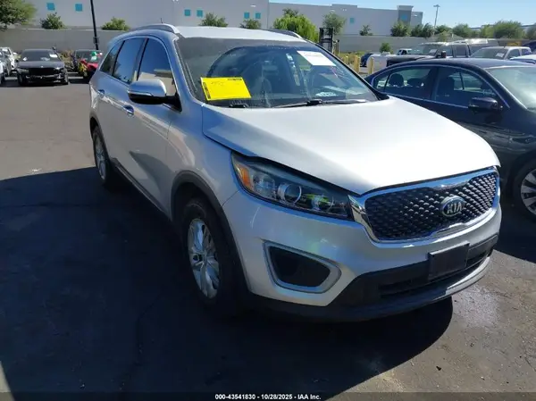 5XYPG4A55JG405066 2018 KIA SORENTO - Image 1