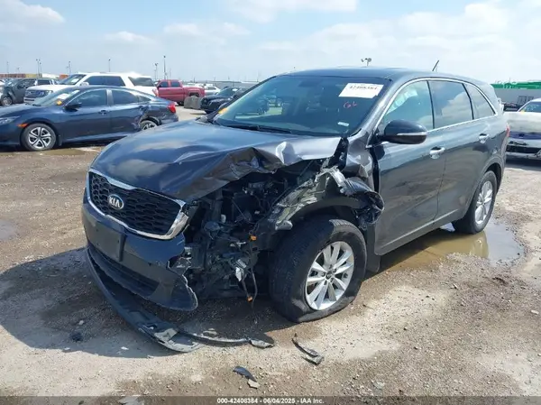 5XYPG4A55KG443799 2019 KIA SORENTO - Image 2