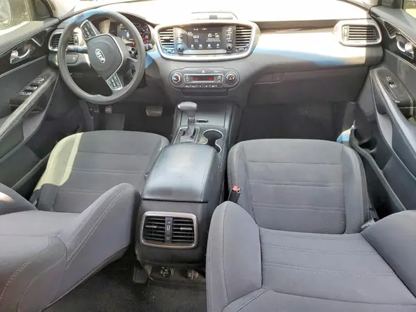 5XYPG4A55KG464135 2019 KIA SORENTO - Image 8