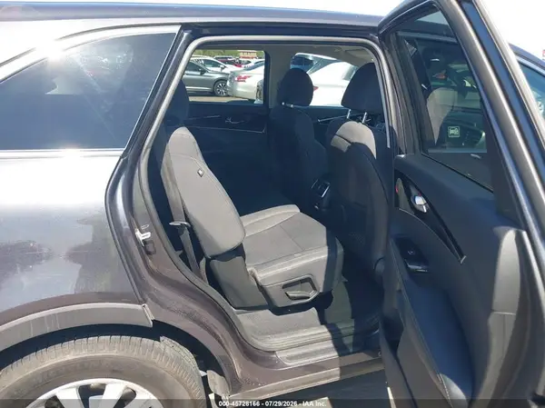 5XYPG4A55KG486152 2019 KIA SORENTO - Image 8