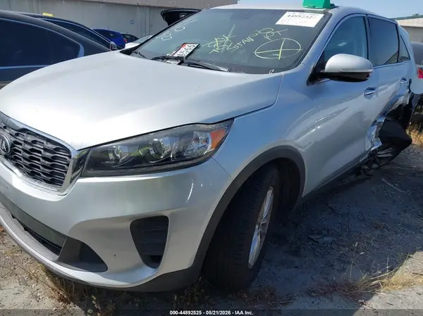 5XYPG4A55KG489374 2019 KIA SORENTO - Image 2