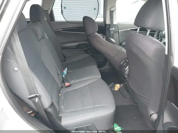 5XYPG4A55KG489374 2019 KIA SORENTO - Image 8