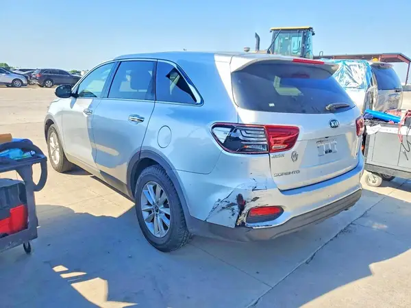 5XYPG4A55KG489388 2019 KIA SORENTO - Image 2