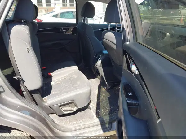 5XYPG4A55KG490248 2019 KIA SORENTO - Image 8