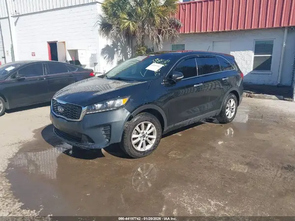 5XYPG4A55KG493585 2019 KIA SORENTO - Image 2