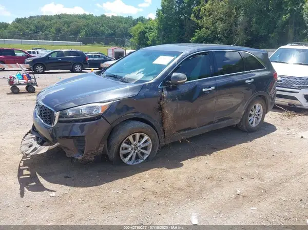 5XYPG4A55KG518565 2019 KIA SORENTO - Image 2