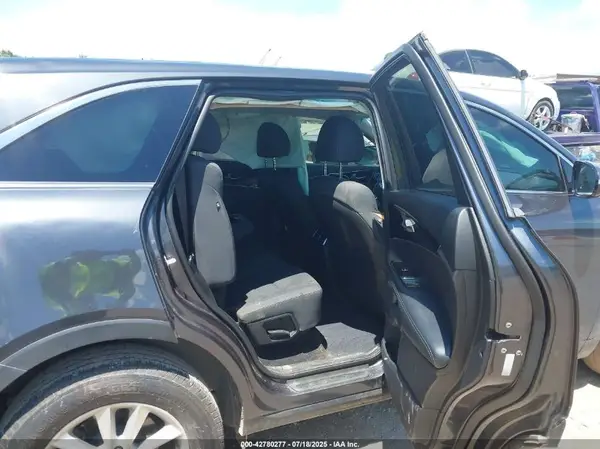 5XYPG4A55KG518565 2019 KIA SORENTO - Image 8