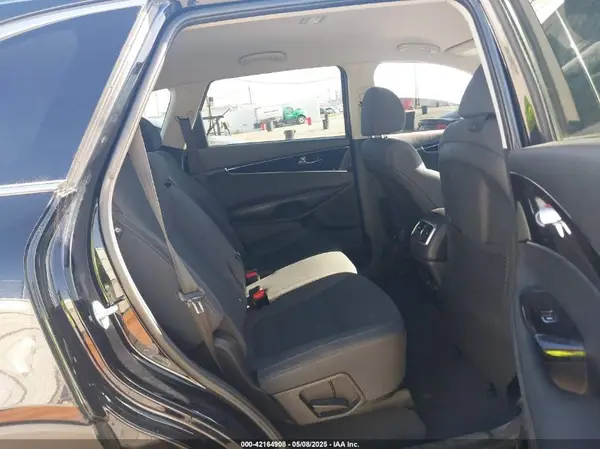 5XYPG4A55KG523989 2019 KIA SORENTO - Image 8