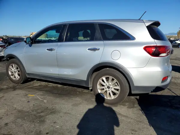 5XYPG4A55KG554207 2019 KIA SORENTO - Image 2