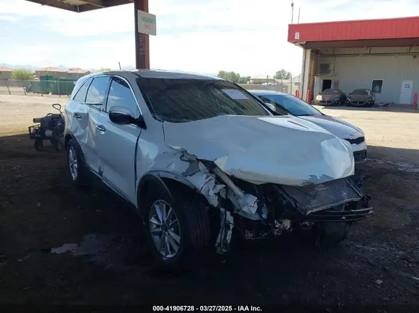 5XYPG4A55KG558127 2019 KIA SORENTO - Image 1