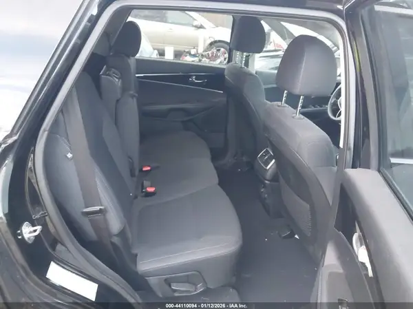 5XYPG4A55KG573128 2019 KIA SORENTO - Image 8