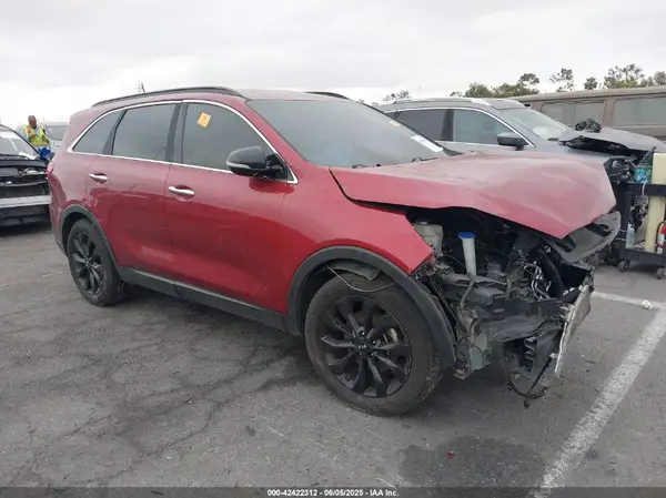 5XYPG4A55KG586185 2019 KIA SORENTO - Image 1