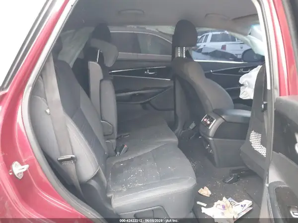 5XYPG4A55KG586185 2019 KIA SORENTO - Image 8