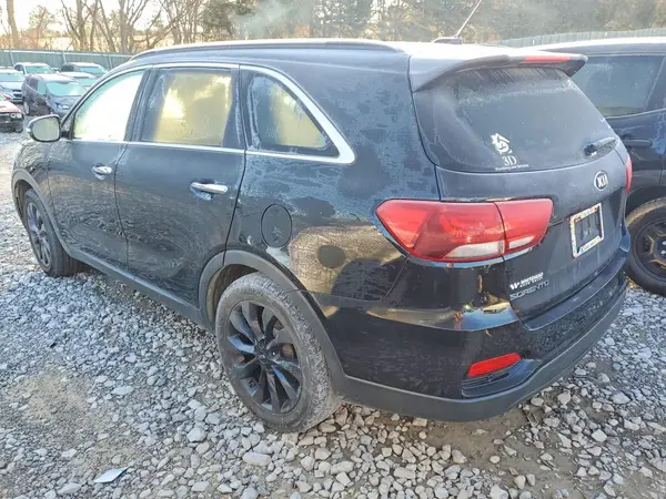 5XYPG4A55KG586381 2019 KIA SORENTO - Image 2