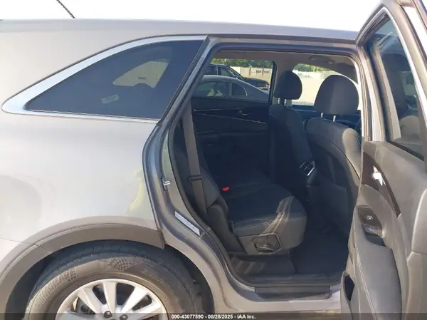5XYPG4A55LG667396 2020 KIA SORENTO - Image 8