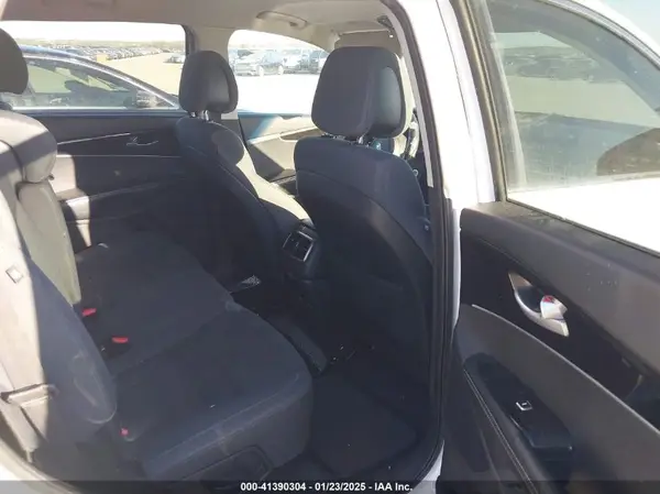 5XYPG4A56GG011777 2016 KIA SORENTO - Image 8