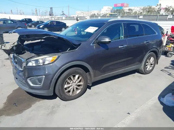 5XYPG4A56GG037411 2016 KIA SORENTO - Image 2