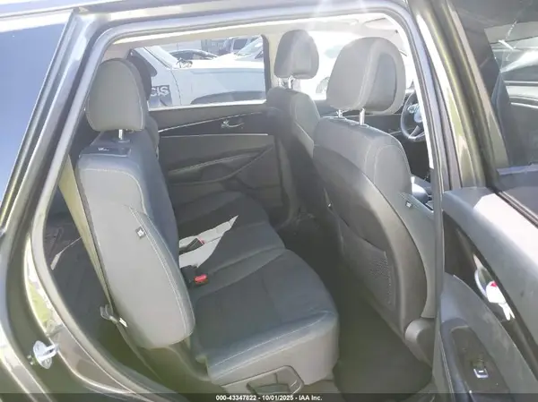 5XYPG4A56GG037411 2016 KIA SORENTO - Image 8
