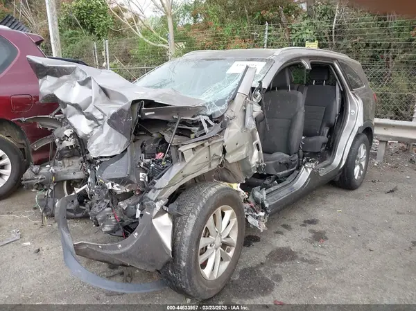 5XYPG4A56GG072370 2016 KIA SORENTO - Image 2