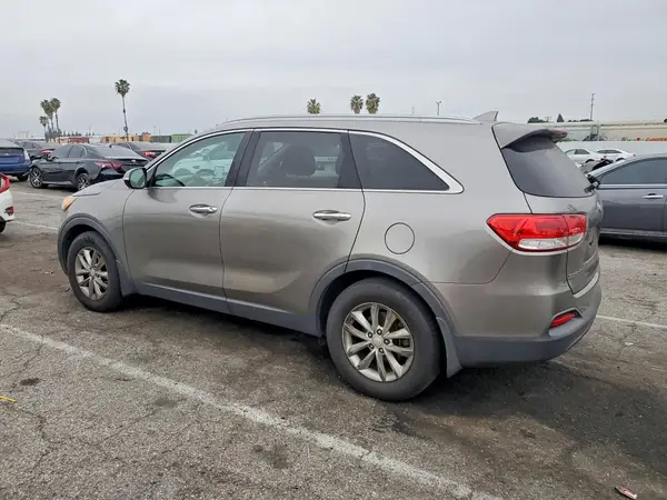 5XYPG4A56GG077228 2016 KIA SORENTO - Image 2