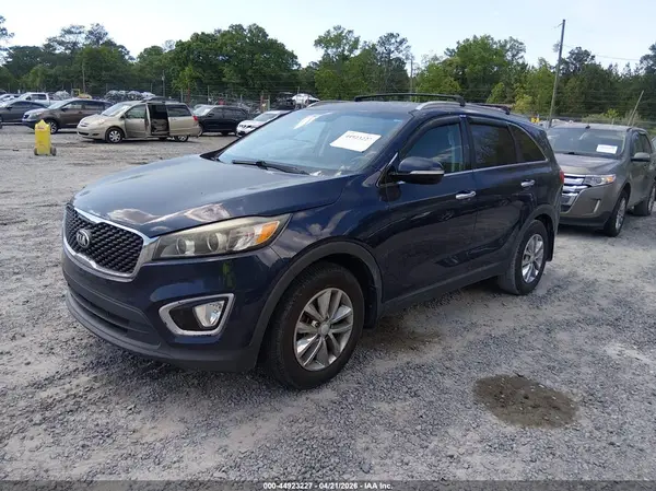5XYPG4A56GG157550 2016 KIA SORENTO - Image 2