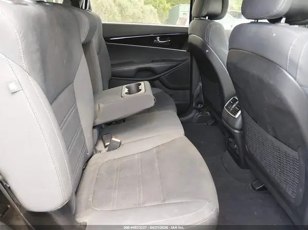 5XYPG4A56GG157550 2016 KIA SORENTO - Image 8
