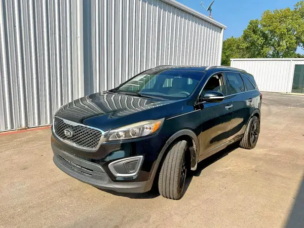 5XYPG4A56GG183372 2016 KIA SORENTO - Image 2