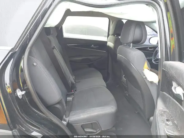 5XYPG4A56HG187715 2017 KIA SORENTO - Image 8