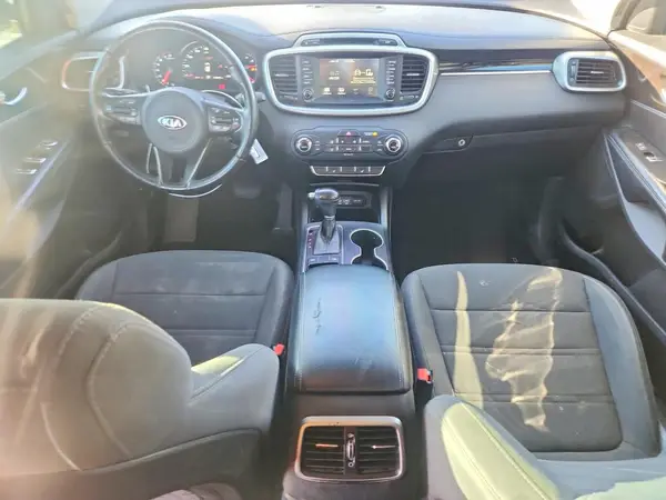 5XYPG4A56HG198004 2017 KIA SORENTO - Image 8