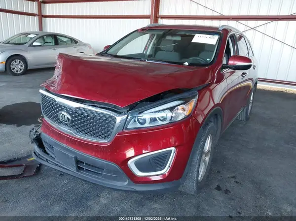 5XYPG4A56HG208112 2017 KIA SORENTO - Image 2