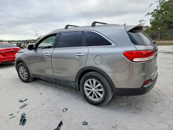 5XYPG4A56HG208370 2017 KIA SORENTO - Image 2