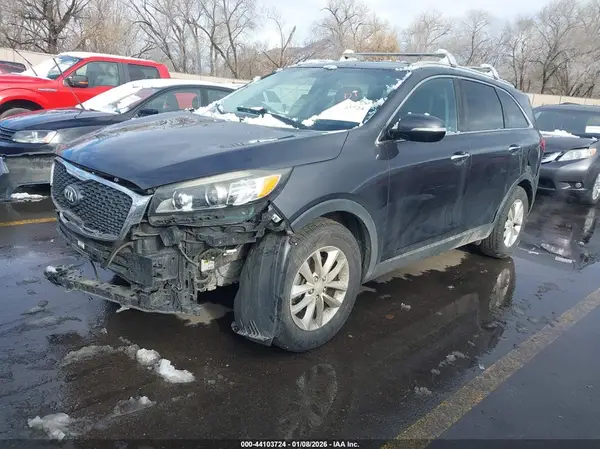 5XYPG4A56HG224374 2017 KIA SORENTO - Image 2