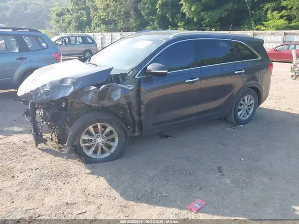 5XYPG4A56HG224388 2017 KIA SORENTO - Image 2