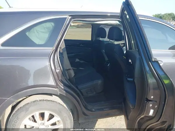 5XYPG4A56HG224388 2017 KIA SORENTO - Image 8