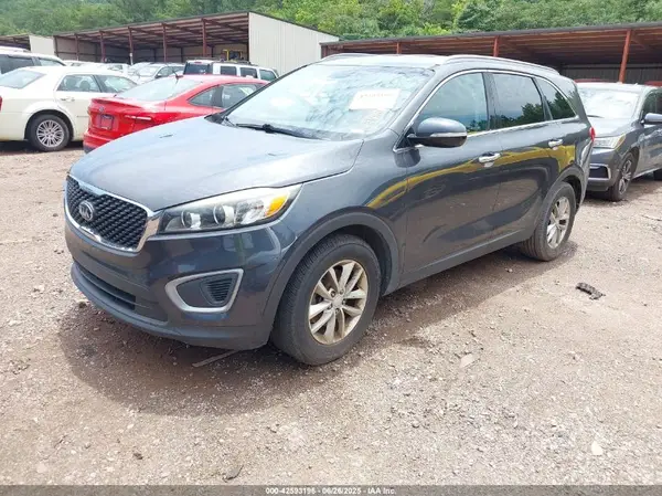 5XYPG4A56HG230935 2017 KIA SORENTO - Image 2