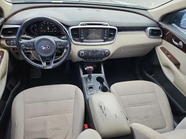 5XYPG4A56HG247895 2017 KIA SORENTO - Image 8