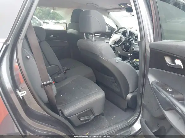 5XYPG4A56HG290276 2017 KIA SORENTO - Image 8