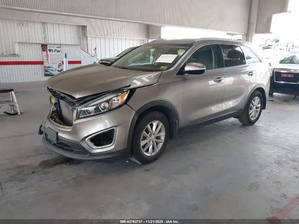 5XYPG4A56HG304788 2017 KIA SORENTO - Image 2