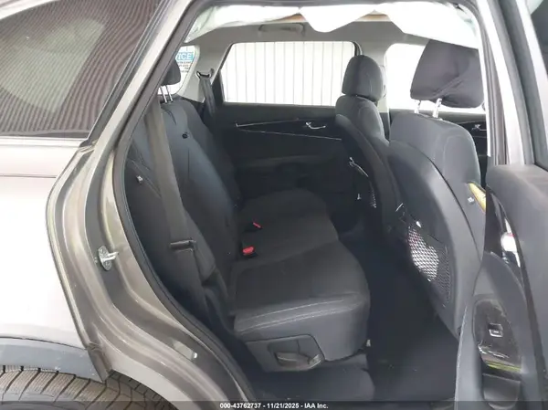 5XYPG4A56HG304788 2017 KIA SORENTO - Image 8