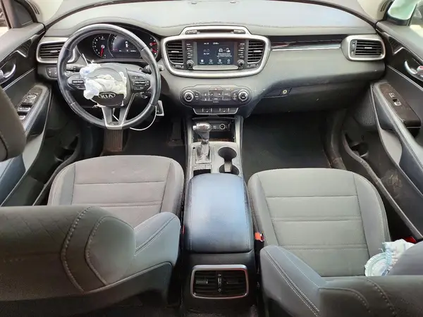 5XYPG4A56HG307688 2017 KIA SORENTO - Image 8