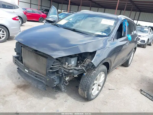 5XYPG4A56HG309246 2017 KIA SORENTO - Image 2