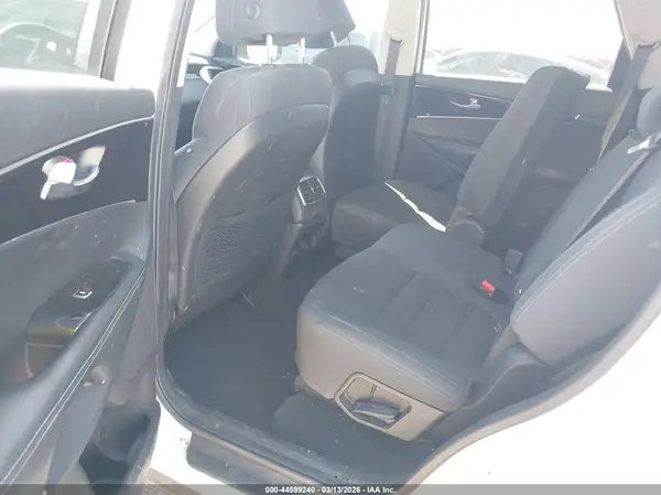 5XYPG4A56HG310896 2017 KIA SORENTO - Image 8