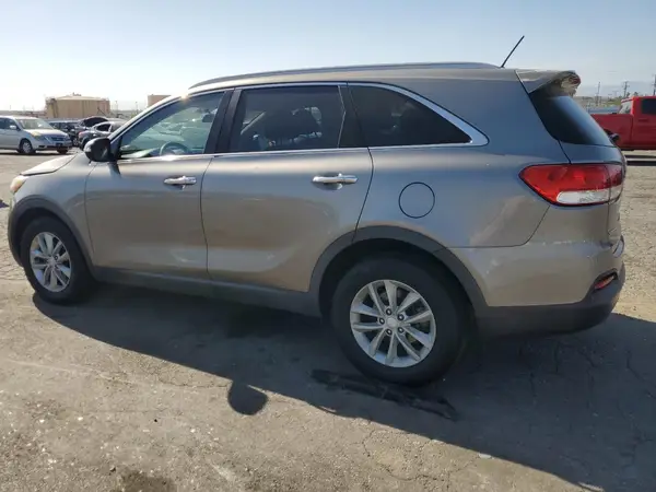 5XYPG4A56JG359666 2018 KIA SORENTO - Image 2
