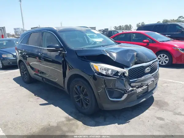 5XYPG4A56JG367766 2018 KIA SORENTO - Image 1